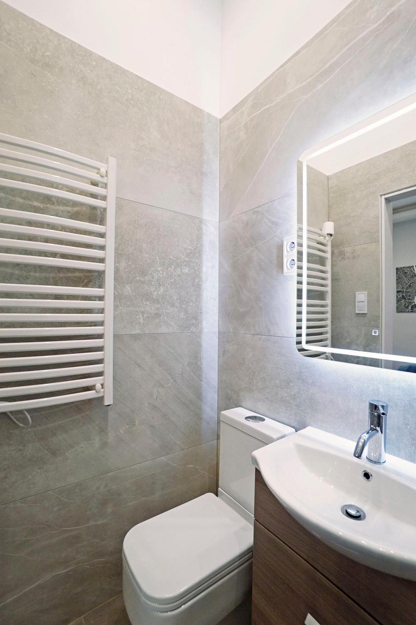 K03 Elitehost Kis Diofa Appartement *